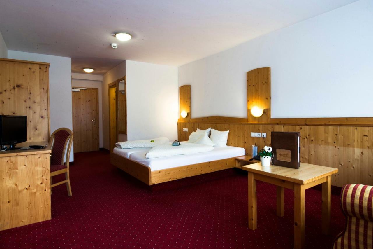 Familienhotel Alpina All Inklusive Wenns Buitenkant foto